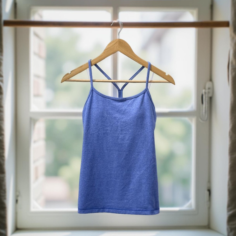 Women’s Lululemon Blue Racerback Tank Top with Built In Sports Bra! Size 6!